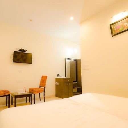 Royal Ocean Resort Jaipur Extérieur photo