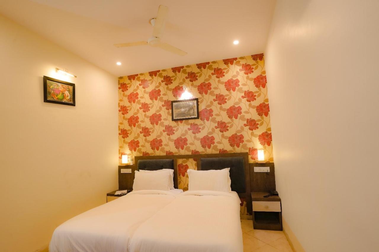Royal Ocean Resort Jaipur Extérieur photo