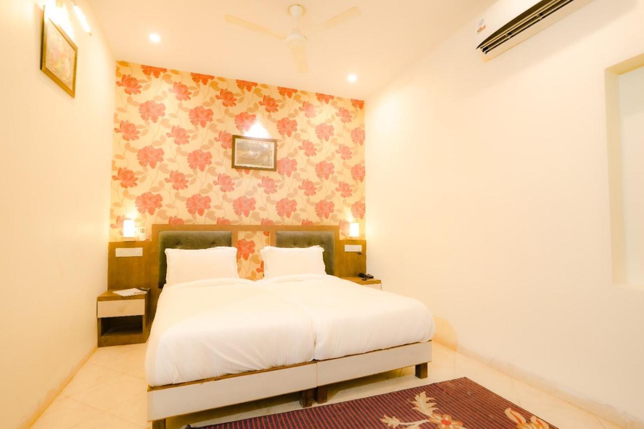 Royal Ocean Resort Jaipur Extérieur photo