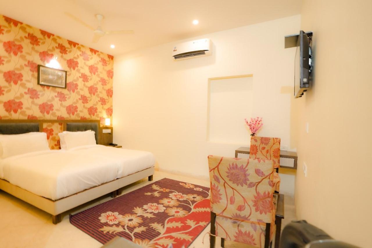 Royal Ocean Resort Jaipur Extérieur photo