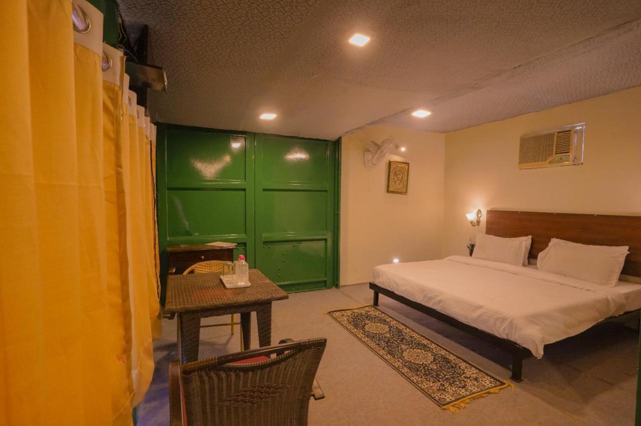 Royal Ocean Resort Jaipur Extérieur photo